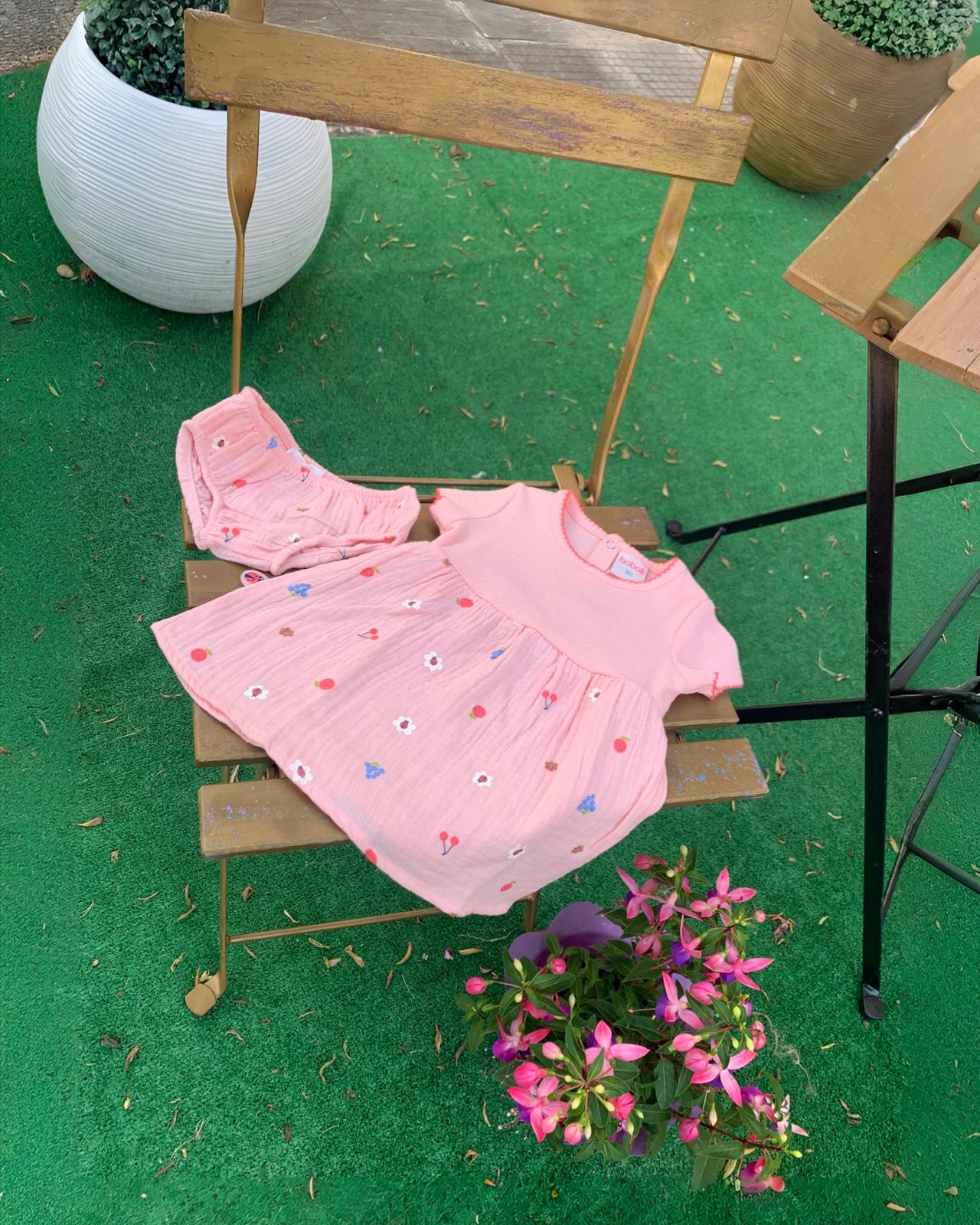 Abito in maglia per bambina in colore rosa con stampa floreale per neonata Boboli 101091
