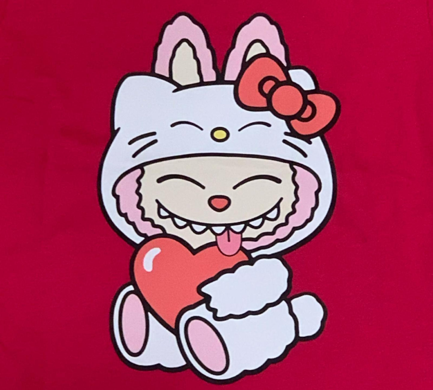 Maglietta Fuxia – Coniglio Buffo Hello Kitty Style Labubu