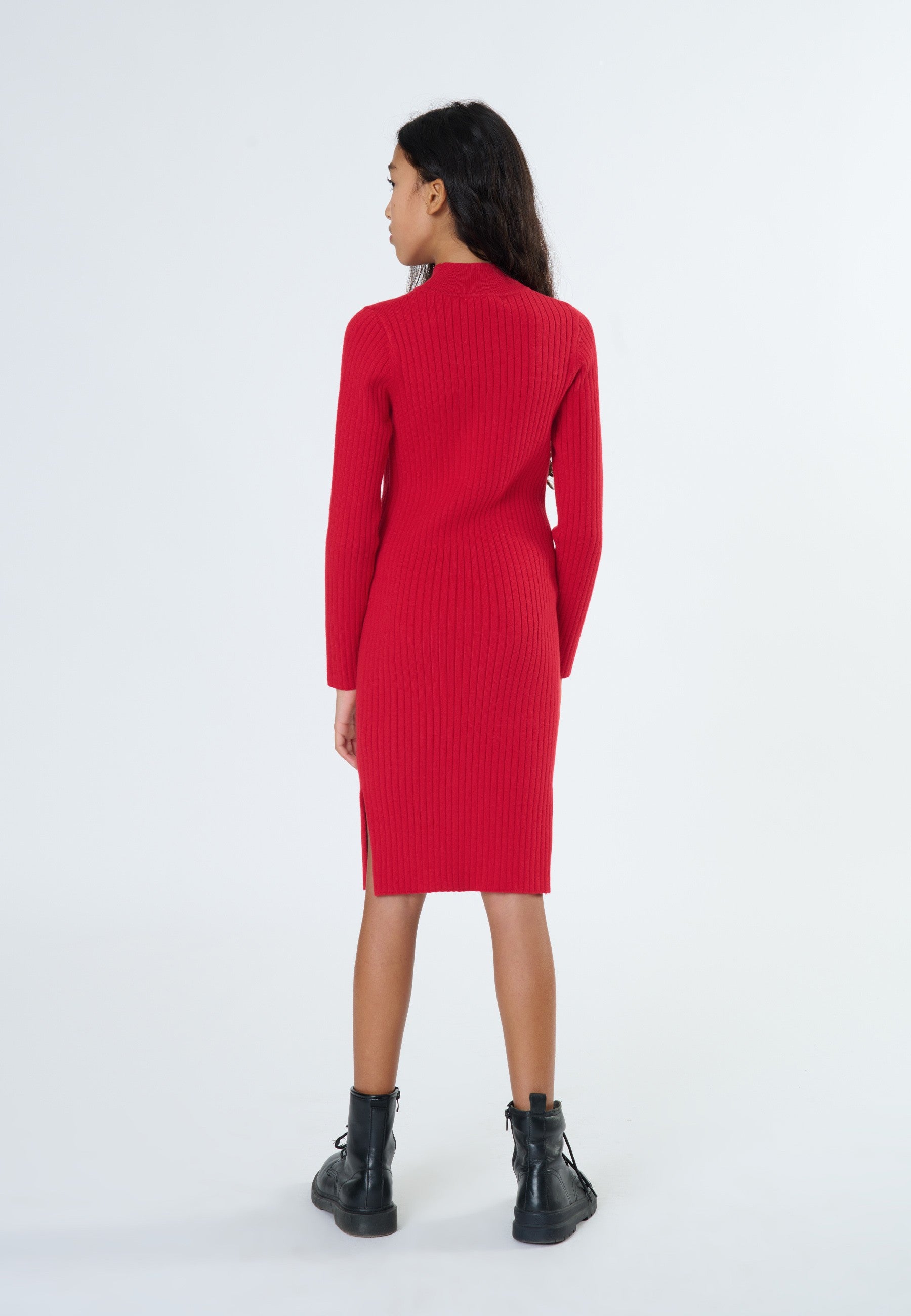 Abito nero tubino bambina con maniche lunghe, elegante e versatile per ogni occasione