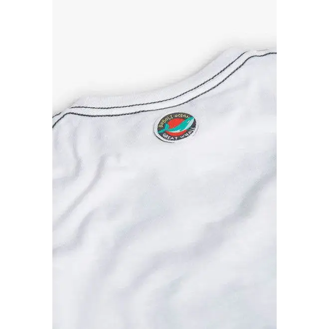 maglietta bianca bambino Boboli con scollo ribattuto a contrasto e logo circolare sul retro