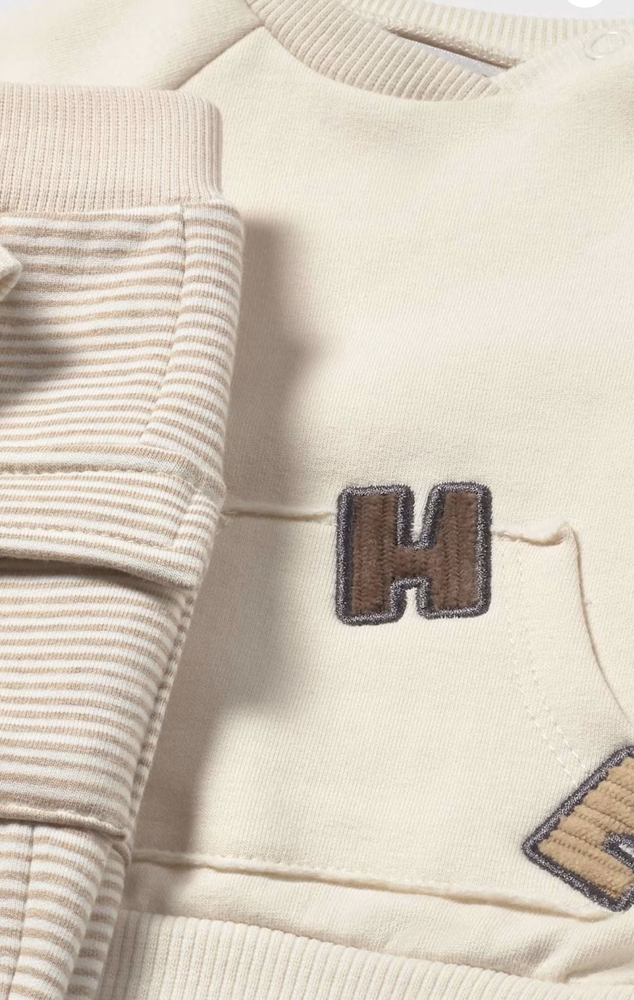 Completo 2pz Tuta con Felpa e Pantalone in colori chiari con dettagli ricamati per neonati Mayoral