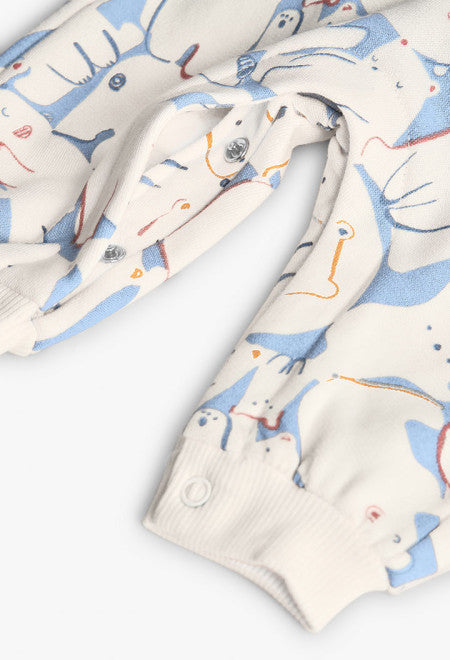 Dettaglio completo per neonato in maglia con animali blu firmato Boboli con chiusura a bottoni