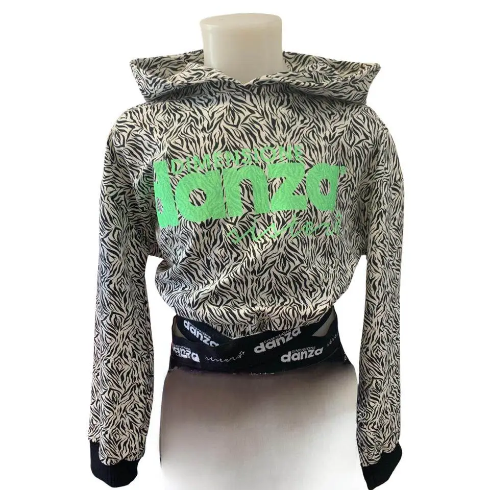 felpa corta ragazza Dimensione Danza con stampa zebrata bianco nero logo verde cappuccio e fascia elastica