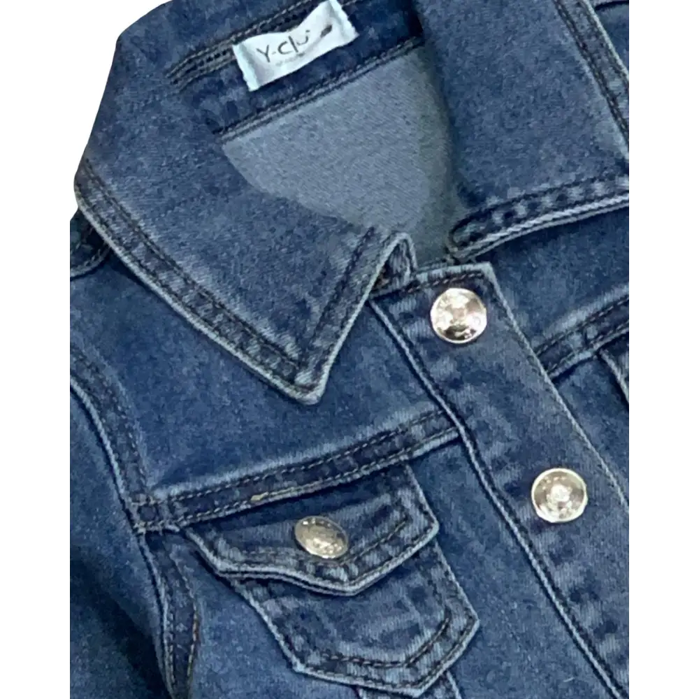 Giubbotto denim neonato Y-Clù con bottoni metallici e tasca frontale con pattina