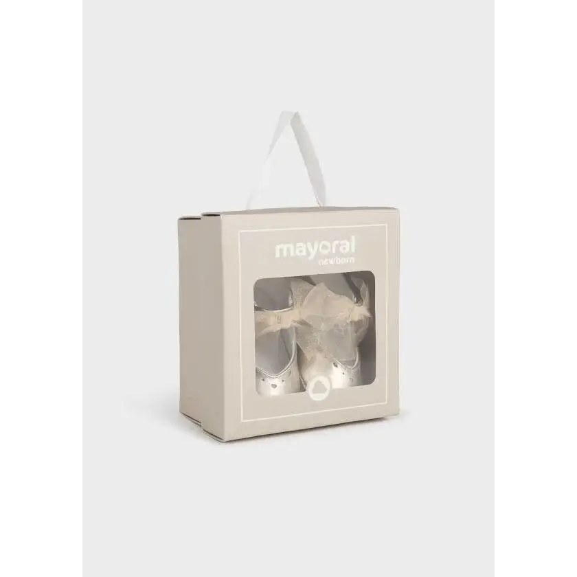 Confezione regalo Mayoral con ballerine neonata Mayoral bianche in scatola con finestra e nastro