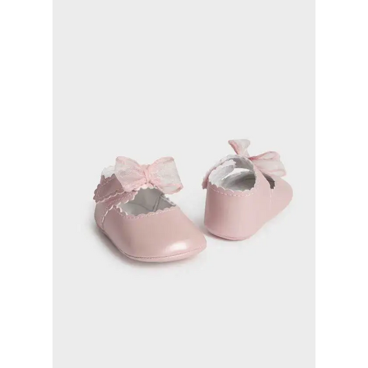 ballerine neonata Mayoral rosa lucide con fiocco e bordo smerlato scarpe primi passi eleganti per neonata