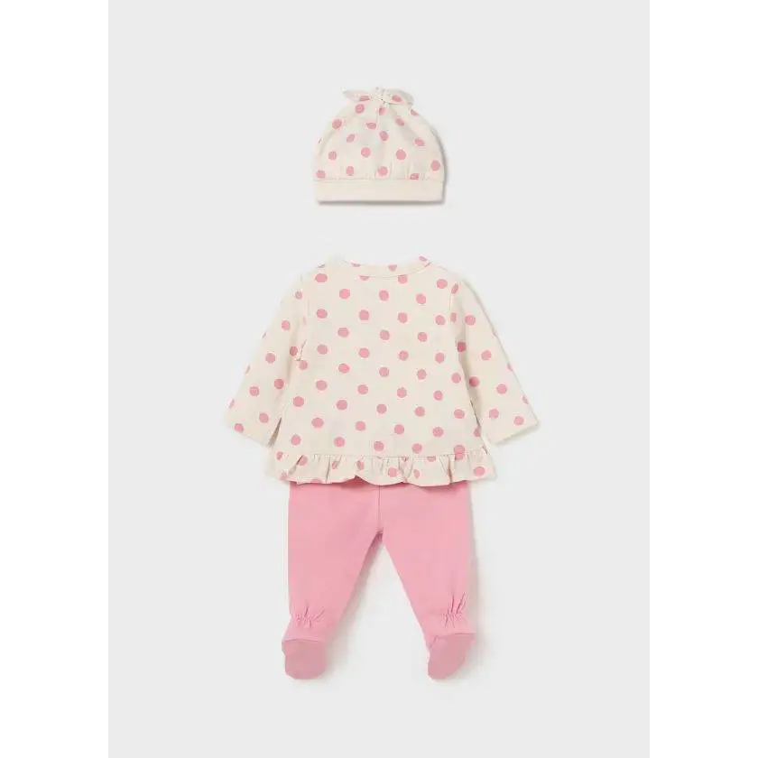 Completo neonata Mayoral Better Cotton con maglia a pois rosa, pantaloni rosa e cappellino abbinato