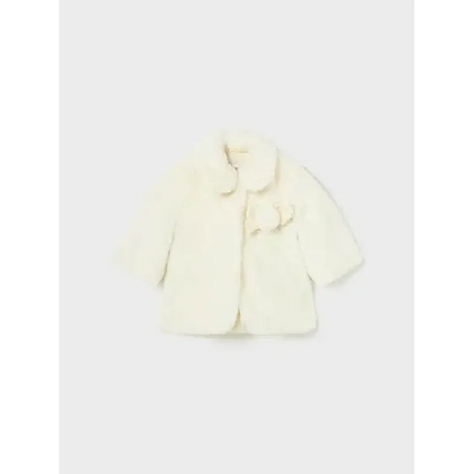 Giubbotto pellicciotto neonata Mayoral in ecopelliccia crema con colletto rotondo e fiore decorativo per cerimonia