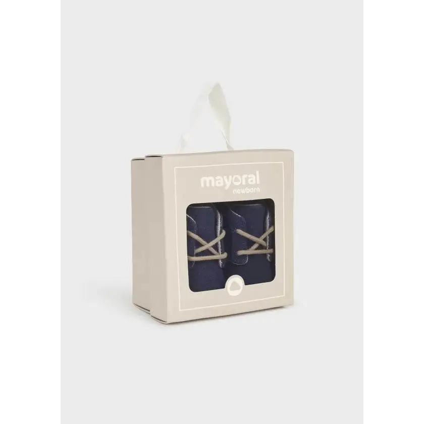 scarpine neonato Mayoral blu navy in confezione regalo beige con finestra e lacci sottili