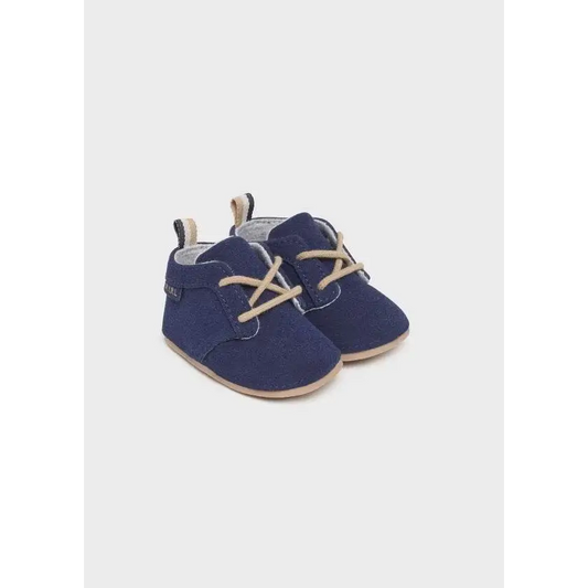 scarpine neonato Mayoral in pelle scamosciata blu navy con lacci beige suola morbida per primi passi