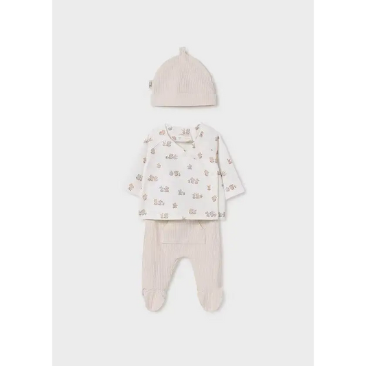 Set regalo neonato Mayoral completo con cappellino, maglia a fantasia e pantaloni beige