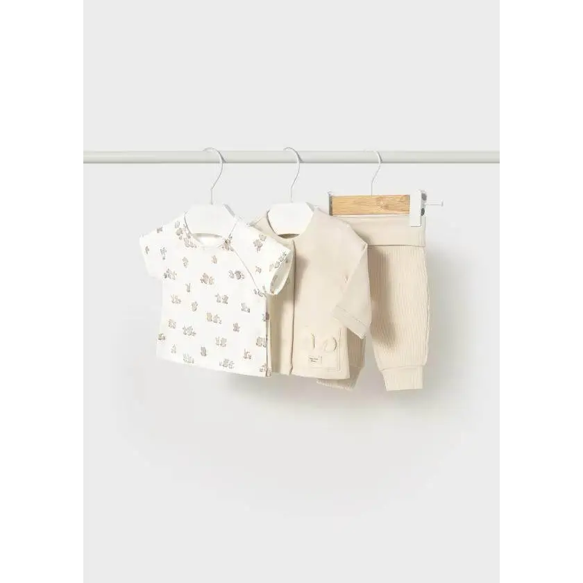 Tuta neonato 3 pezzi Mayoral in tonalità beige con maglia fantasia e pantaloni a coste