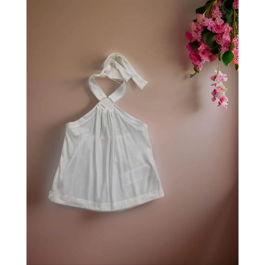 Top crop Bianco per ragazza . Top corto halter Paris Hilton in cotone leggero con anello frontale ideale per la stagione estiva