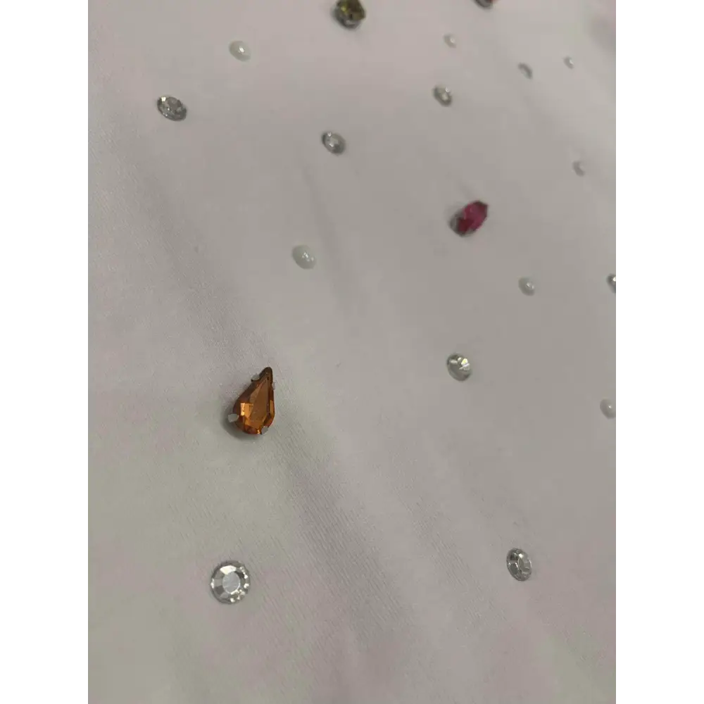 Maglietta corta per ragazza Paris Hilton in cotone bianco con dettaglio strass multicolore applicati a mano