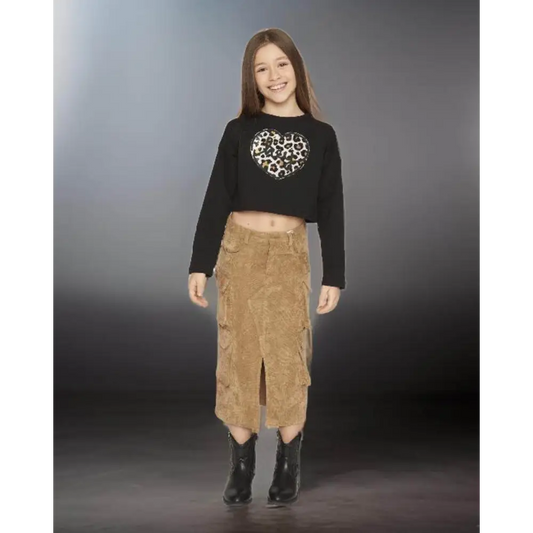 Gonna midi Y-Clù beige in tessuto morbido con spacco frontale indossata da ragazza felice