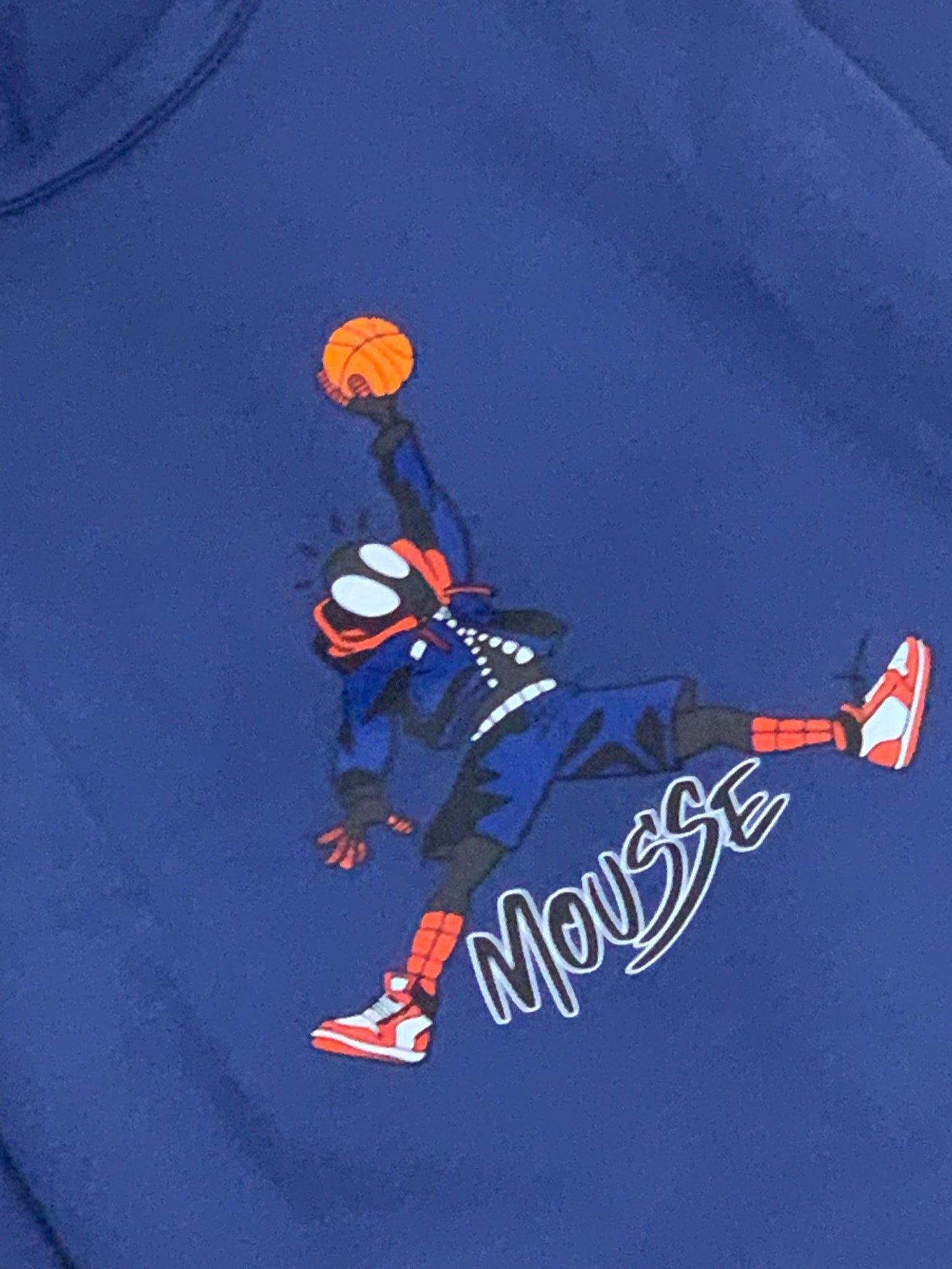 maglietta manica lunga bambino blu Mousse con stampa giocatore di basket in volo e logo Mousse