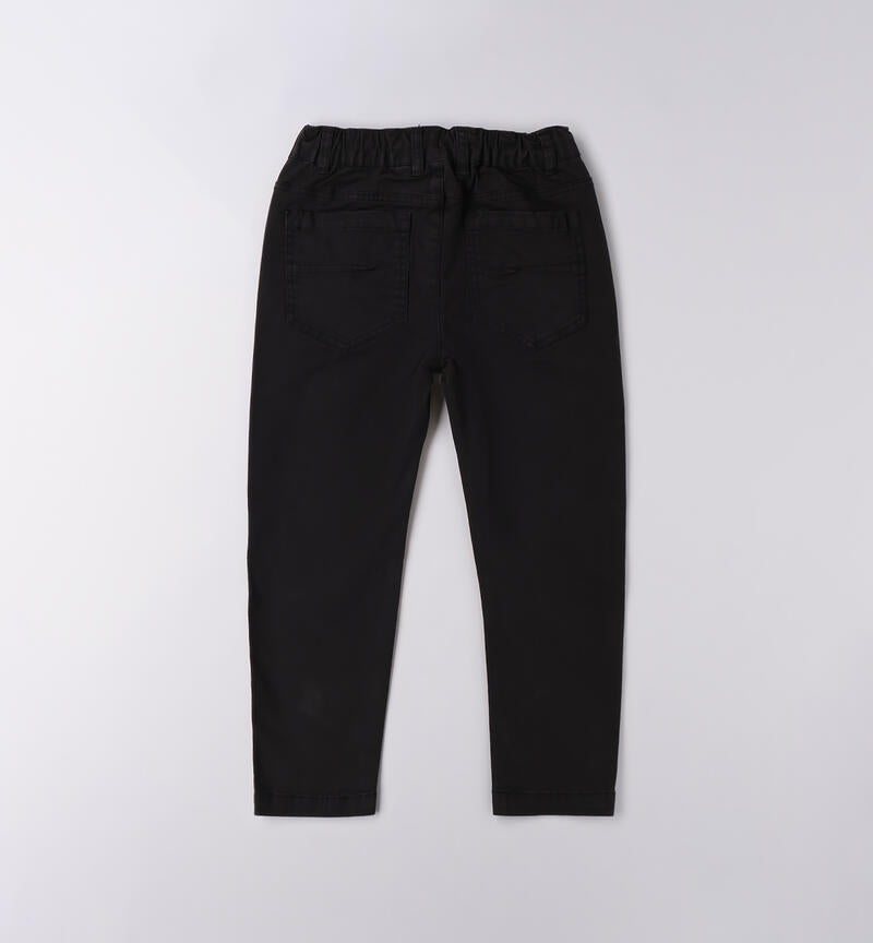 Pantalone ragazzo nero di Sarabanda con vita elasticizzata e due tasche posteriori