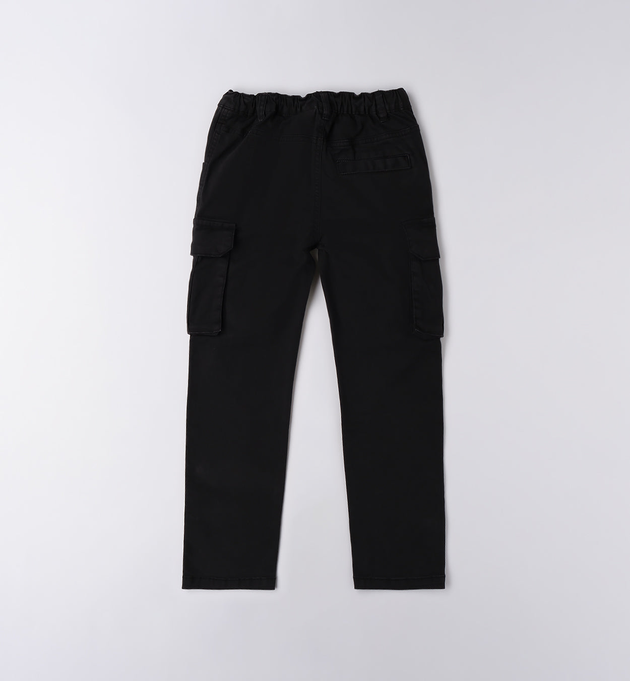 Pantaloni cargo neri ragazzo con vita elastica e tasche laterali per un look pratico