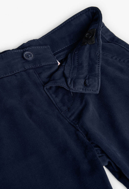 Pantaloni saten bambino di Boboli in blu scuro con dettagli eleganti e chiusura a pulsante