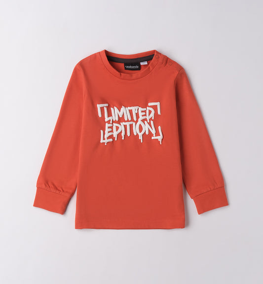 maglietta terracotta bimbo maniche lunghe Sarabanda con stampa bianca Limited Edition collo giro e bottoni sulla spalla