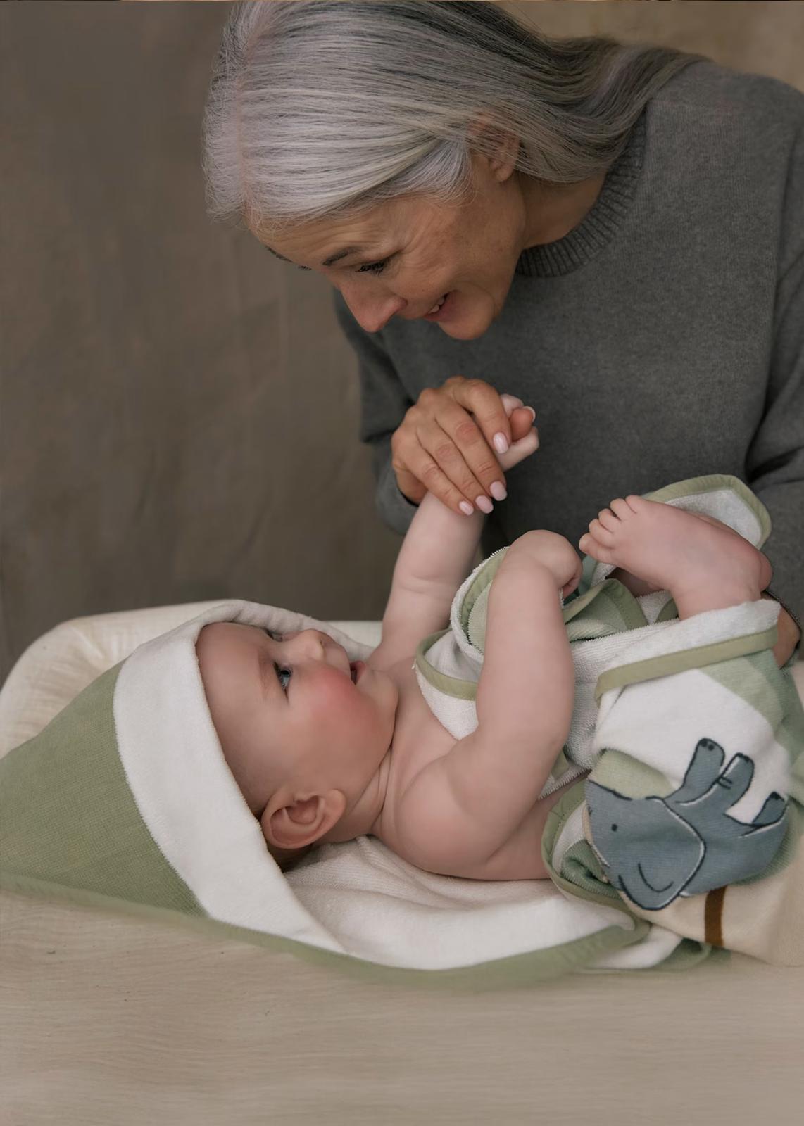 Accappatoio Neonato Unisex Mayoral con Cappuccio Morbido