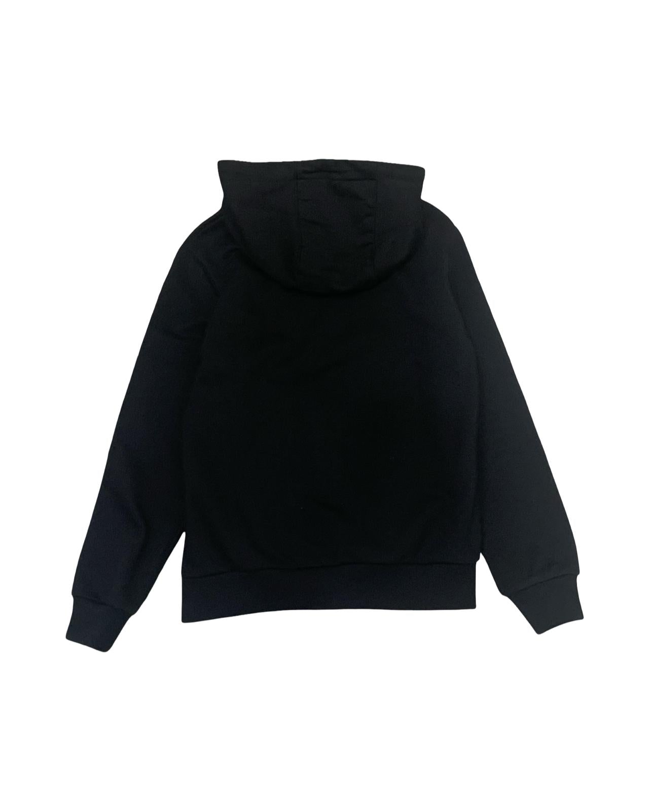 Felpa Nera con Cerniera e Cappuccio da Ragazzo – Logo Embossed sulla Manica