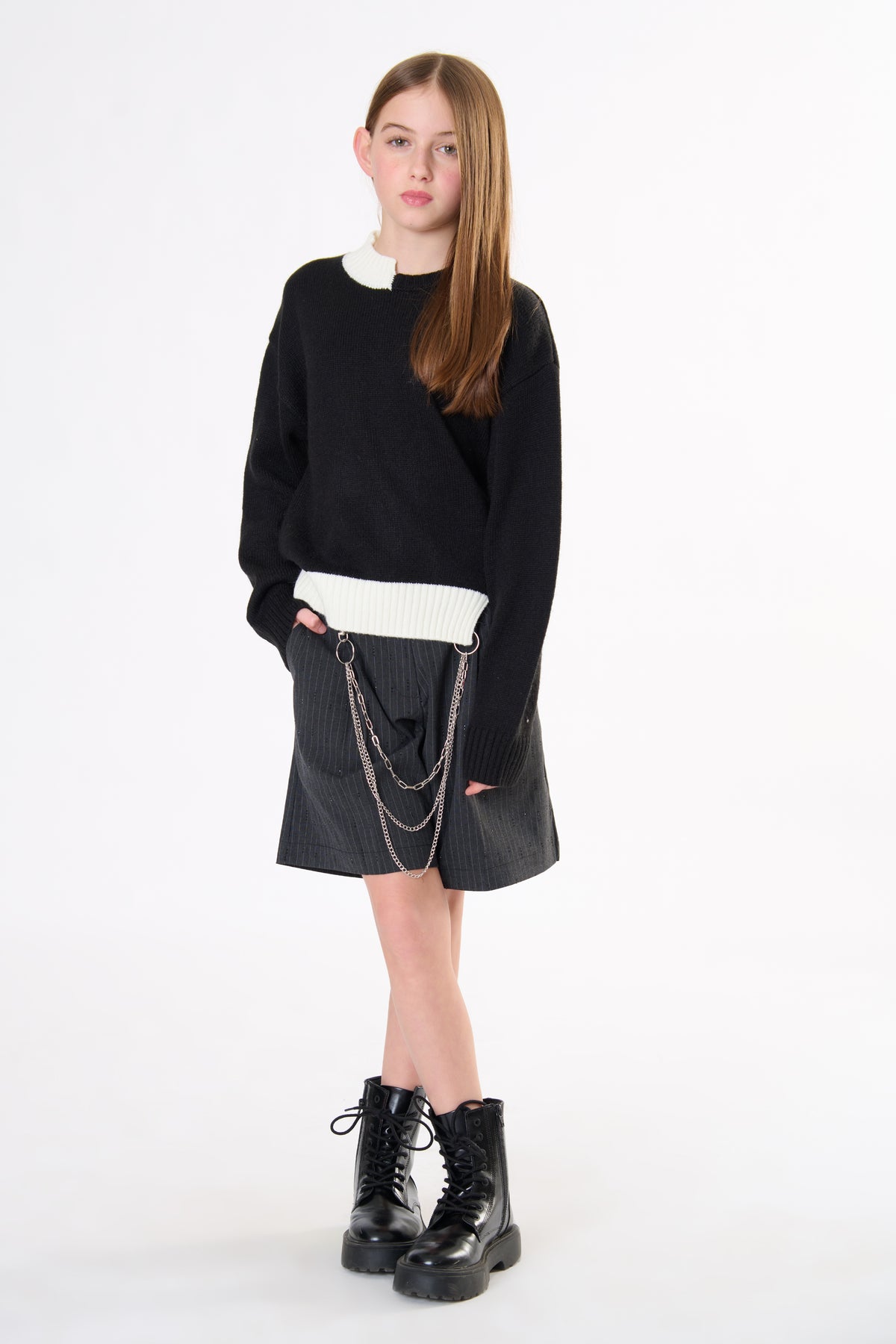 Bermuda Ragazza TOBETOO Gessato con Strass e Catena Staccabile – Modello Teen