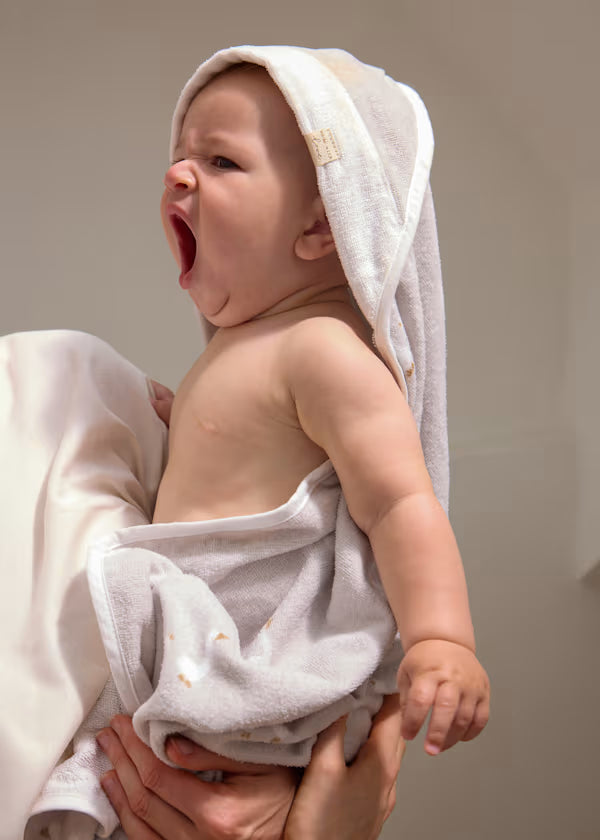 Asciugamano Neonato con Cappuccio Grigio Perla Stampato Unisex - Mayoral