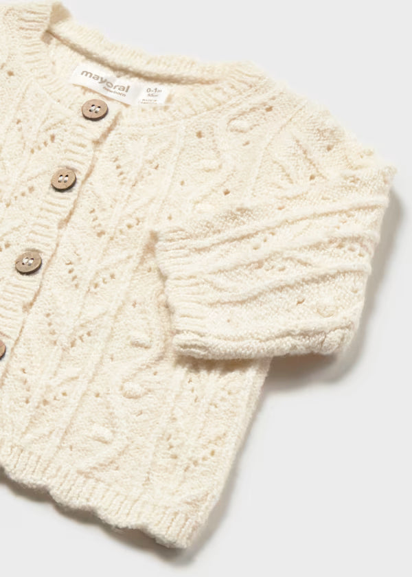 Cardigan in Maglia Neonata Mayoral Crema con Bottoni Effetto Legno