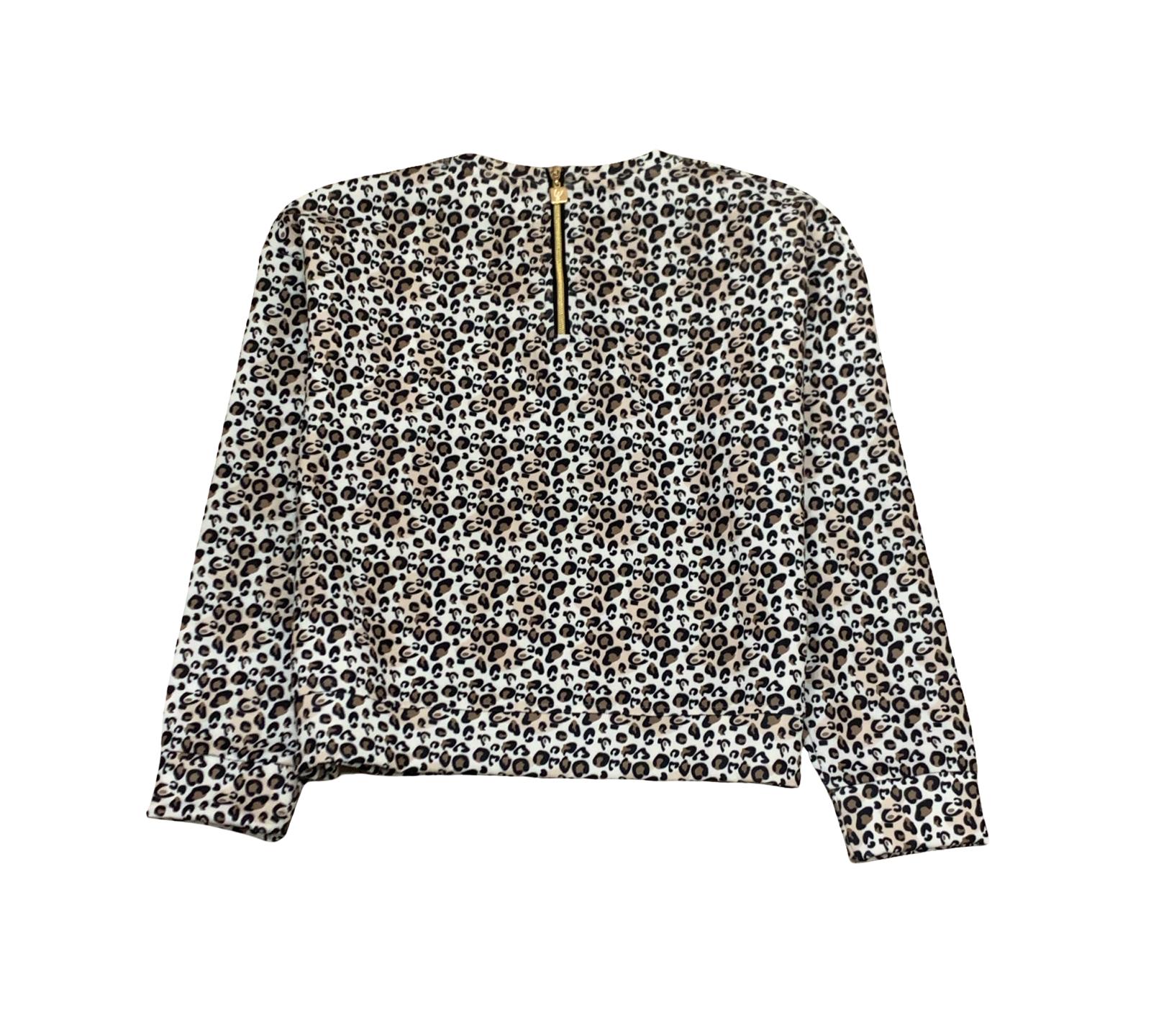 Felpa Girocollo Maculata con Logo Nero e Zip Oro, modello elegante con stampa a macchie.