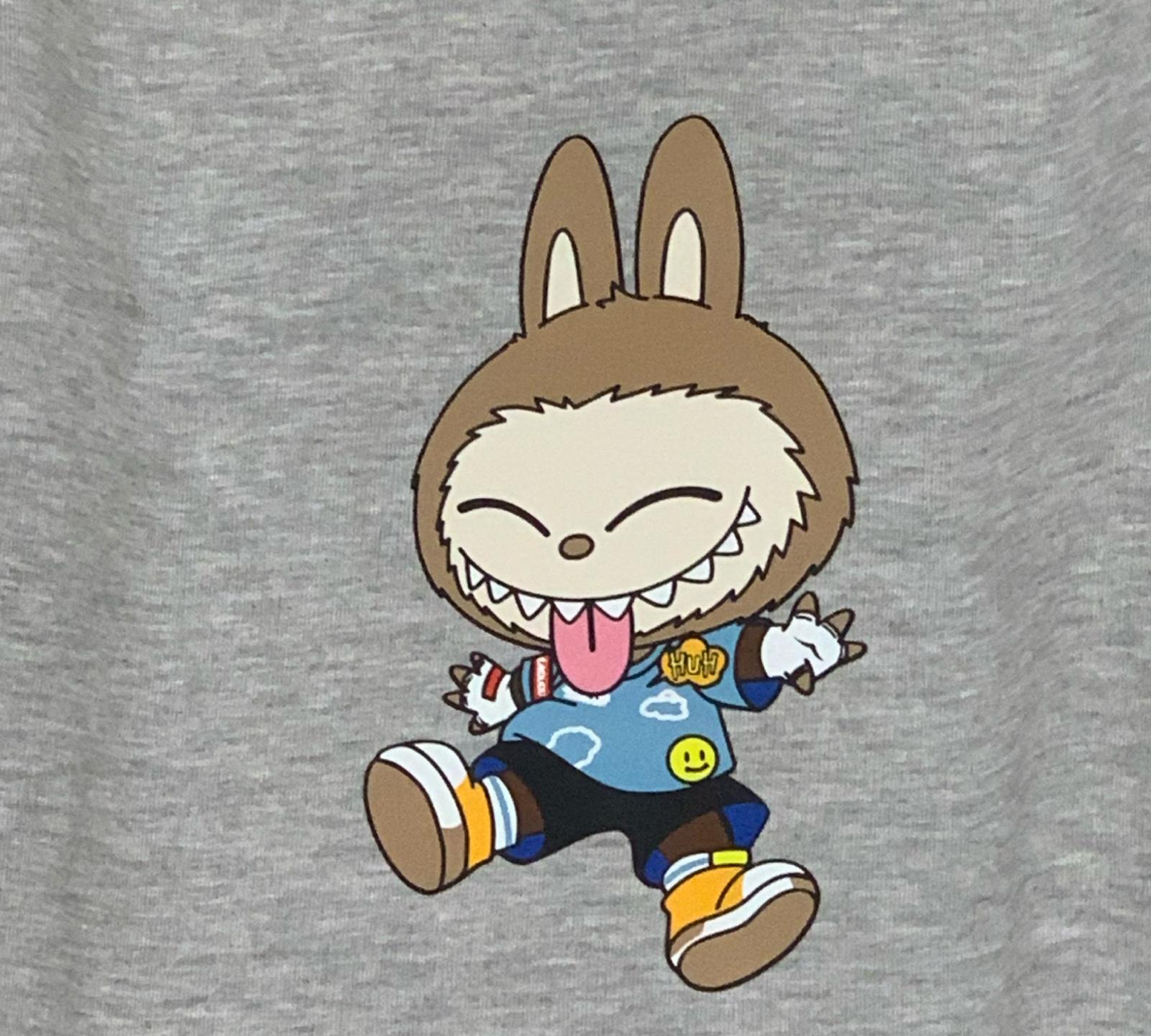 Felpa grigia bambino con stampa coniglio simpatica e colorata, perfetta per outfit casual