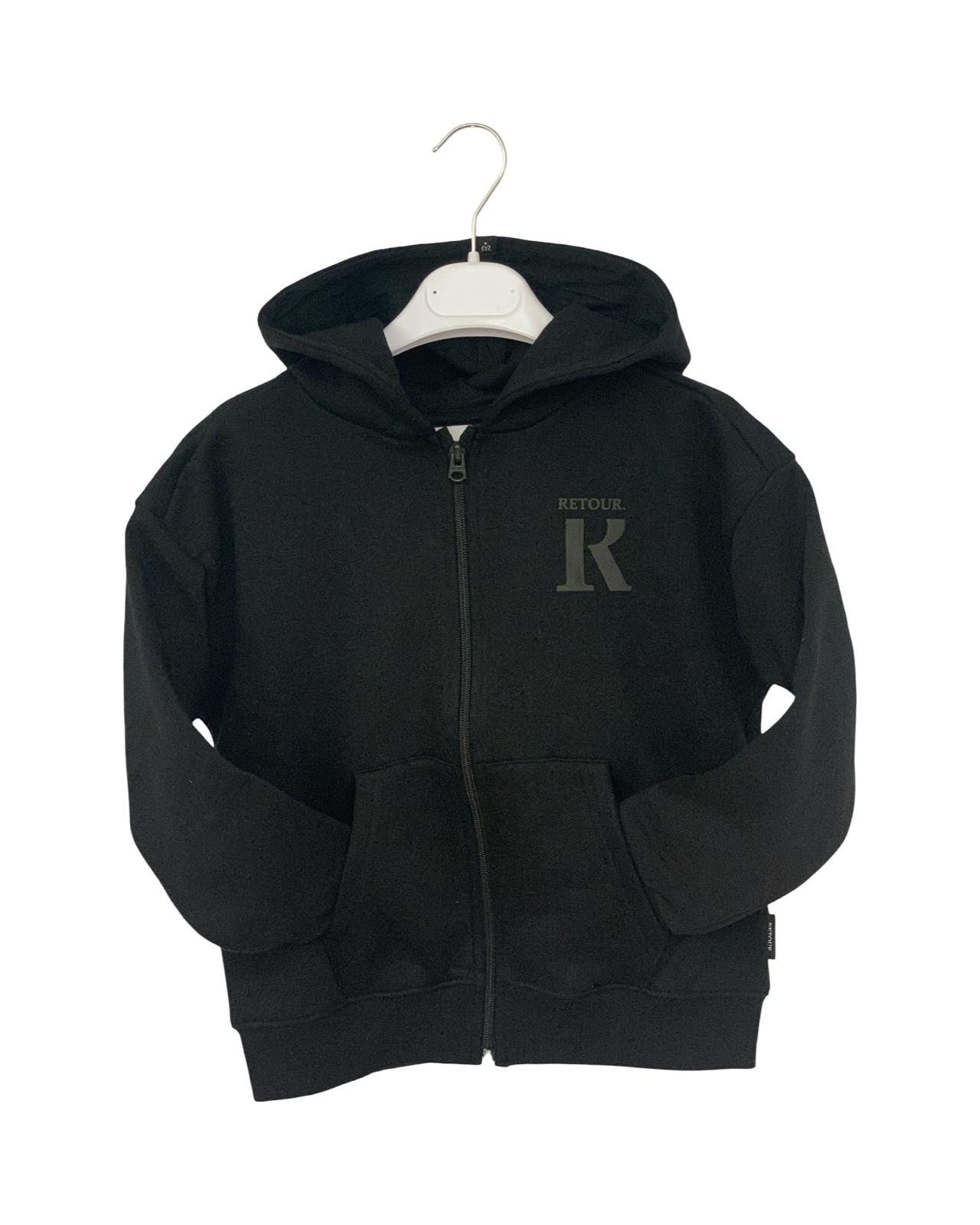 Felpa nera bambino con cappuccio di Retour con chiusura a zip e tasche laterali