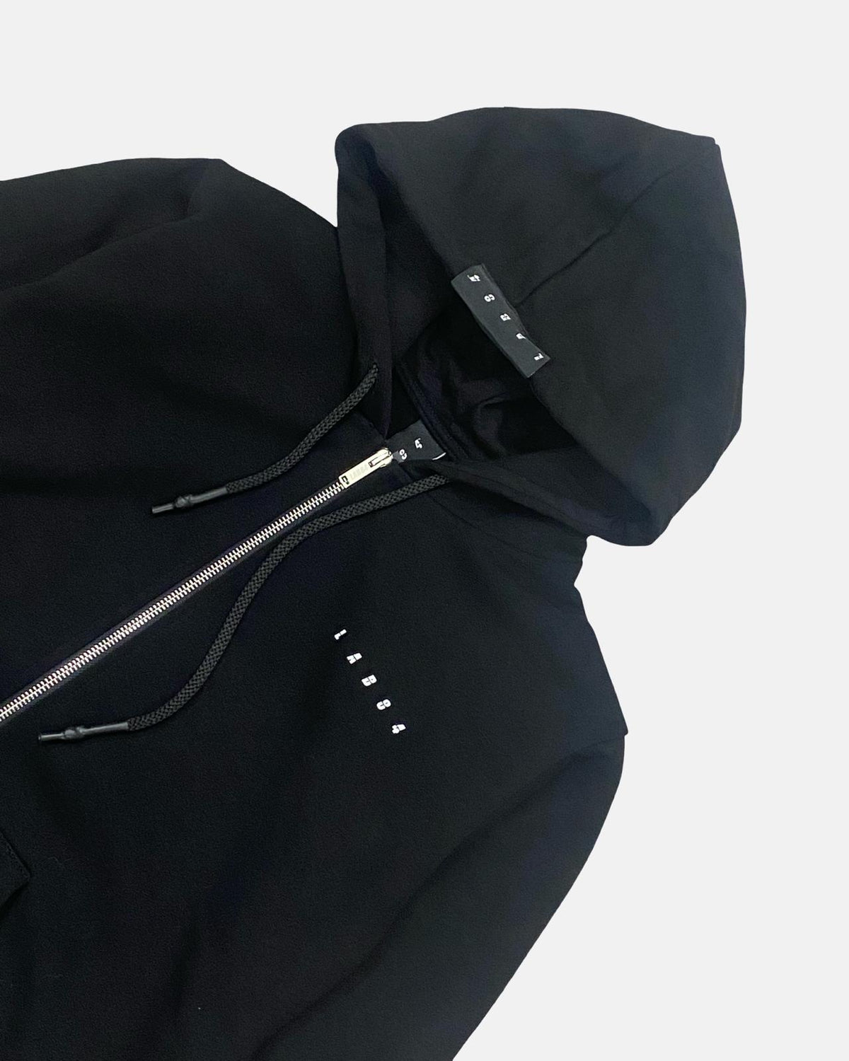 Felpa uomo con zip nera Lab84 con cappuccio e dettagli moderni