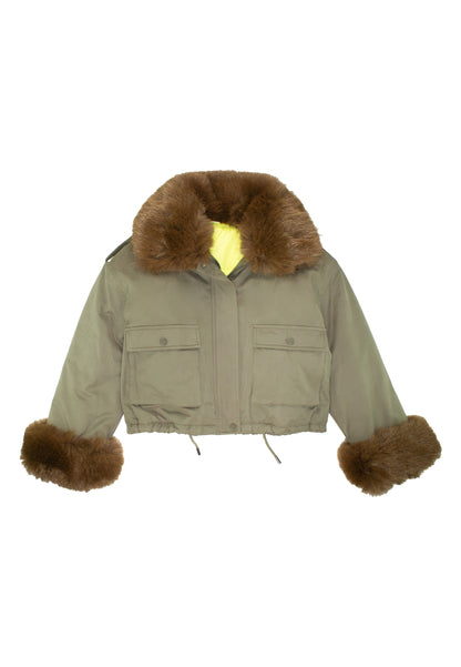 Giubbino ragazza colore militare con colletto in pelliccia e maniche elastiche per un look di tendenza