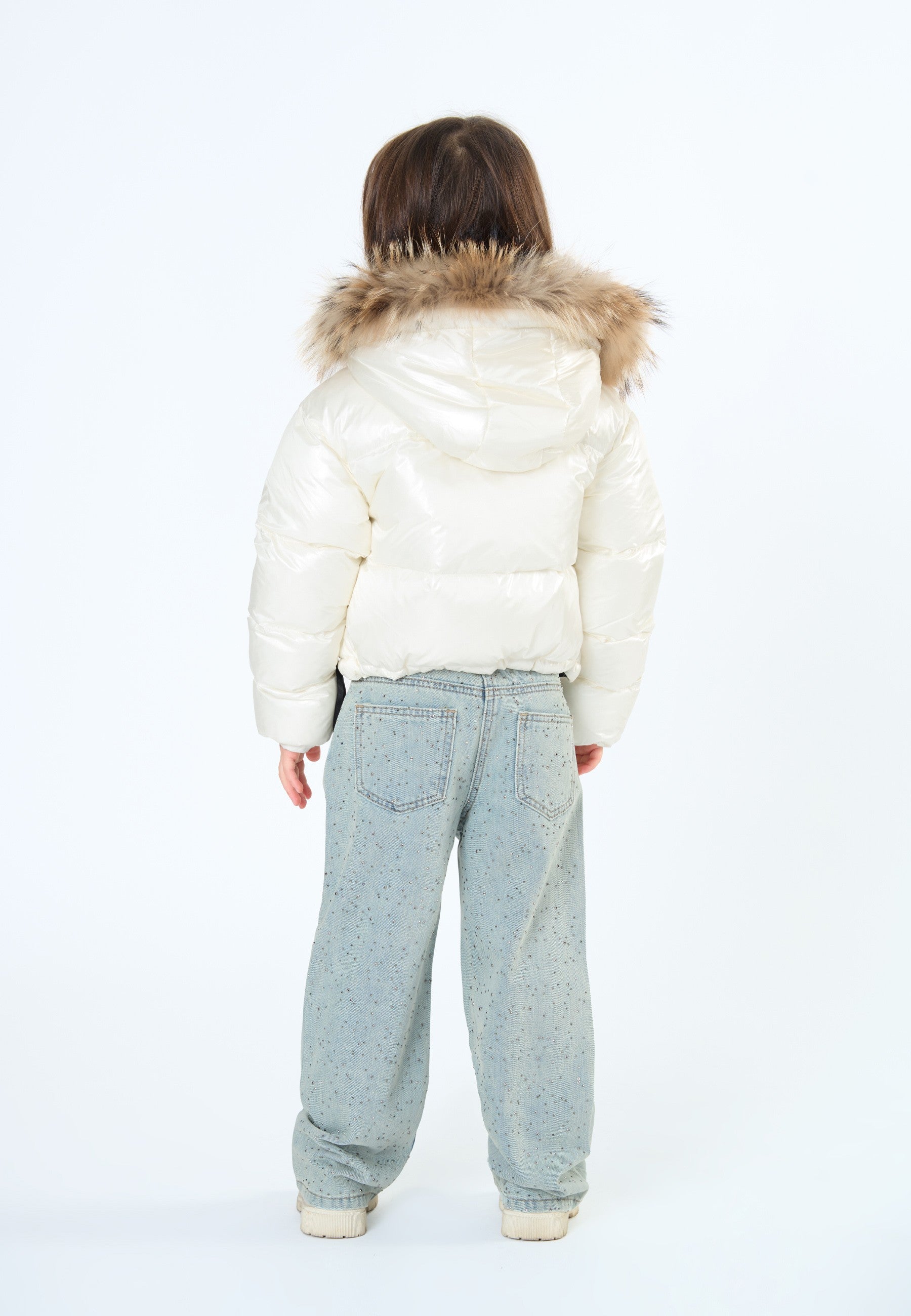 Pantalone jeans bambina gamba larga brillantini di Tobetoo, con vestibilità comoda e stile trendy