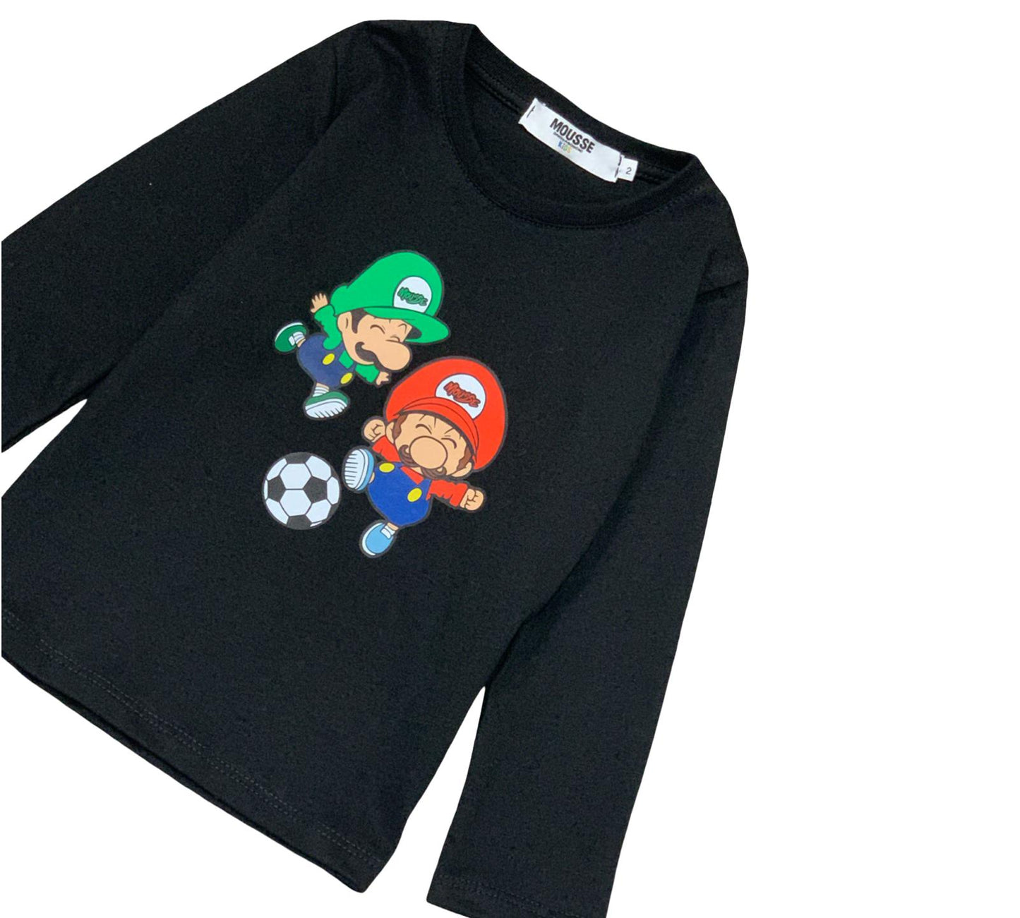 Maglietta nera bambino stampa divertente con personaggi di videogiochi che giocano a calcio