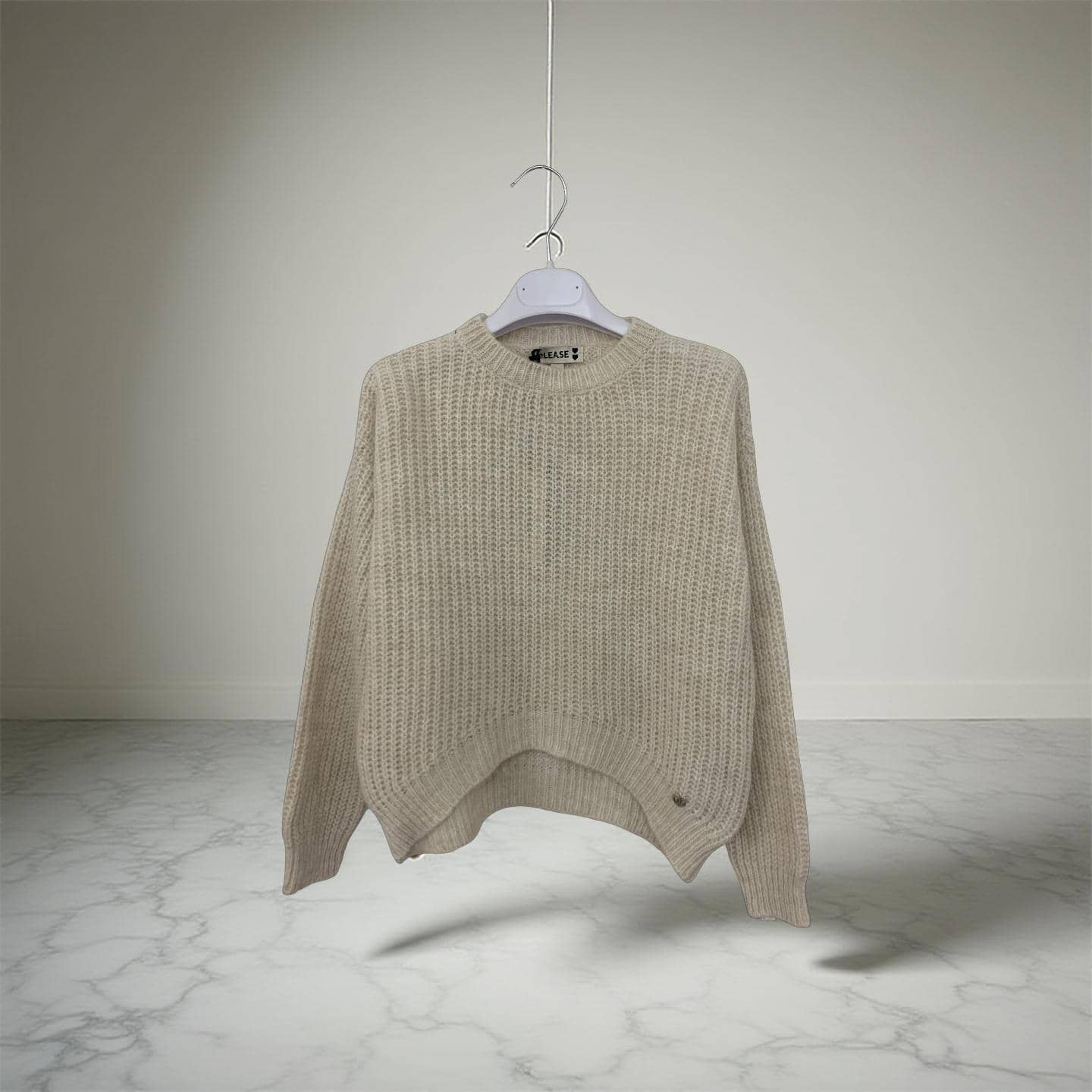 Maglione ecru ragazza con design a coste, perfetto per outfit casual e autunnali