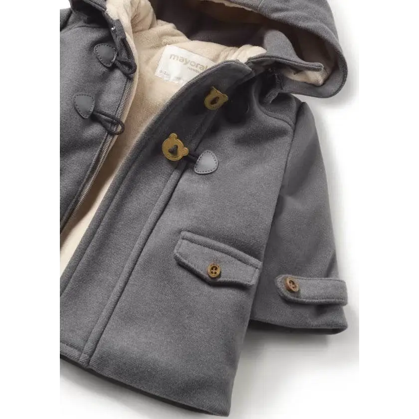 cappotto neonato Mayoral con cappuccio in tessuto grigio con fodera beige tasche frontali e bottoni