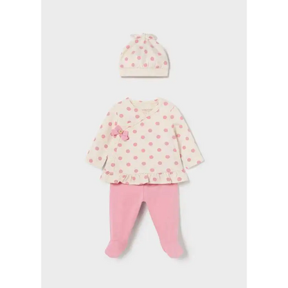 Completo neonata Mayoral Better Cotton con maglia a pois rosa, pantaloni rosa e cappellino coordinato