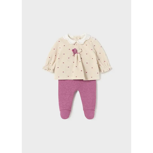completo neonato femmina Mayoral beige con maglietta a cuori e colletto peter pan e pantaloni rosa a piede