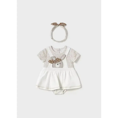 Pagliaccetto finta salopette con fascia neonata Mayoral bianca e beige con stampa orso e pois