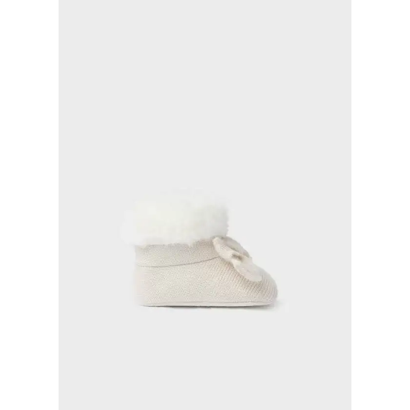 stivaletti neonata in lana Mayoral crema con bordo in pelliccia fiocco decorativo e suola morbida