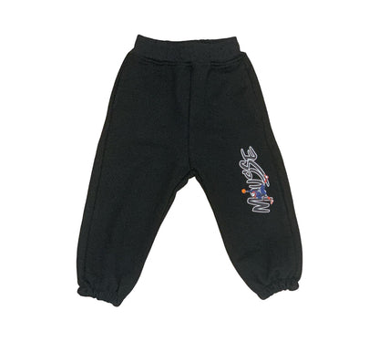 Pantalone Tuta bambino nero con il logo Mousse. Pantaloni in felpa elasticata con fondo a coste e stampa laterale per bimbo