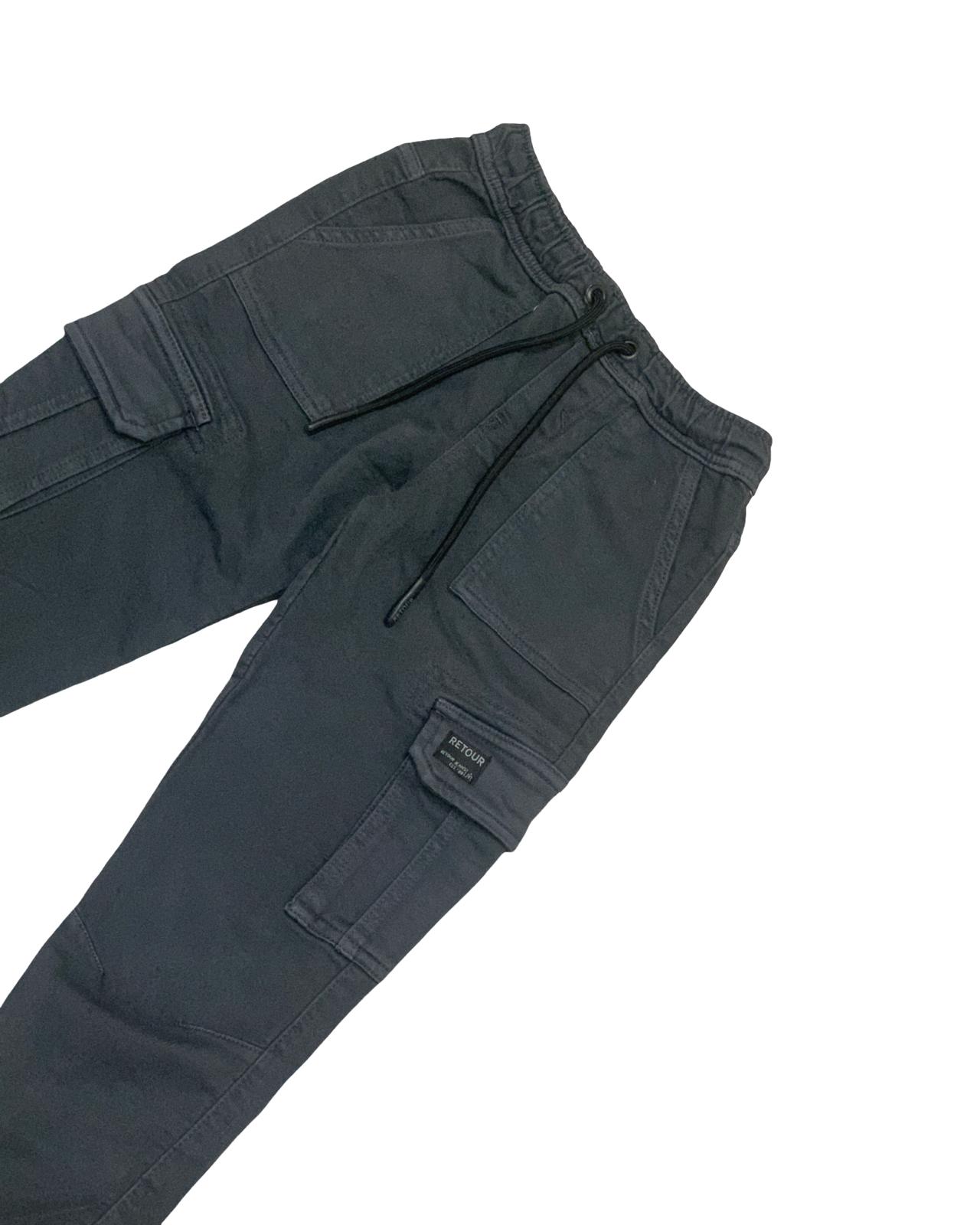 Pantaloni cargo felpati ragazzo di Retour in colore grigio scuro con tasche laterali