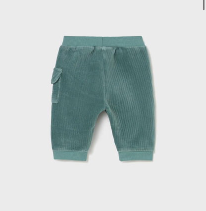 Pantaloni velluto neonato Mayoral in tonalità verde con tasca laterale e vita elasticizzata
