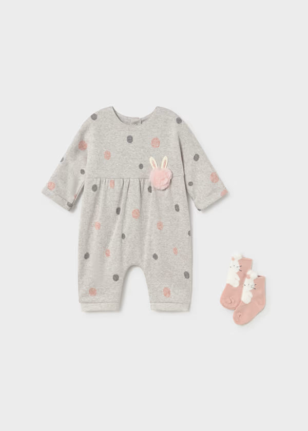 Tutina Neonata Grigia a Pois con Calzini a Coniglietta – Elegante e Dolce