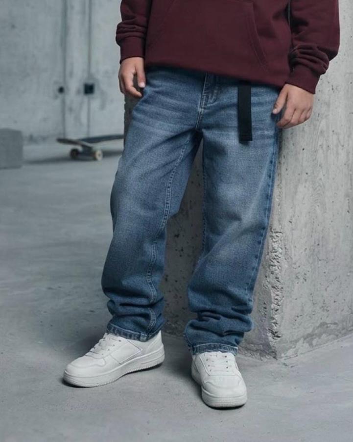 Pantaloni jeans Retour per ragazzi blu con cintura nera e vestibilità comoda