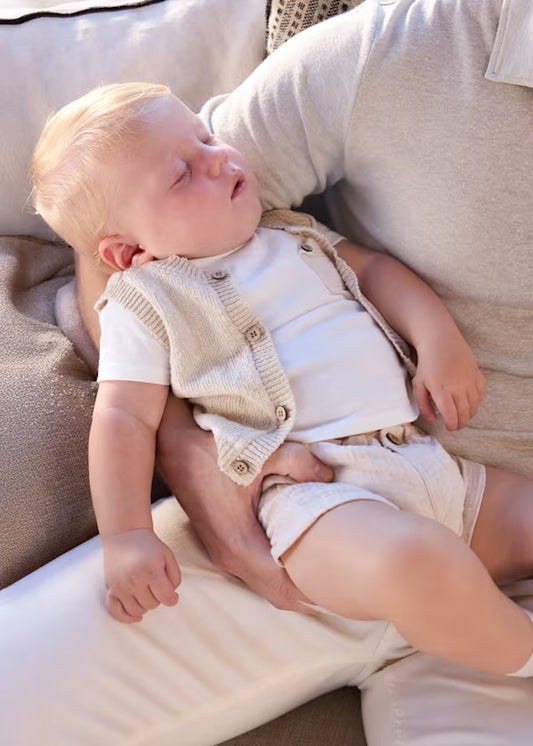 Completo Neonato 3 Pezzi con Gilet Beige in Maglia - Mayoral