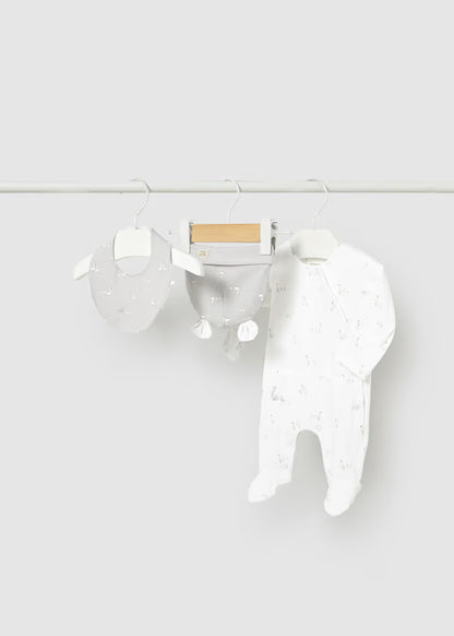 Set Regalo Neonato 3 Pezzi Tutina Cappellino e Bavaglino Bianco Grigio Perla - Mayoral