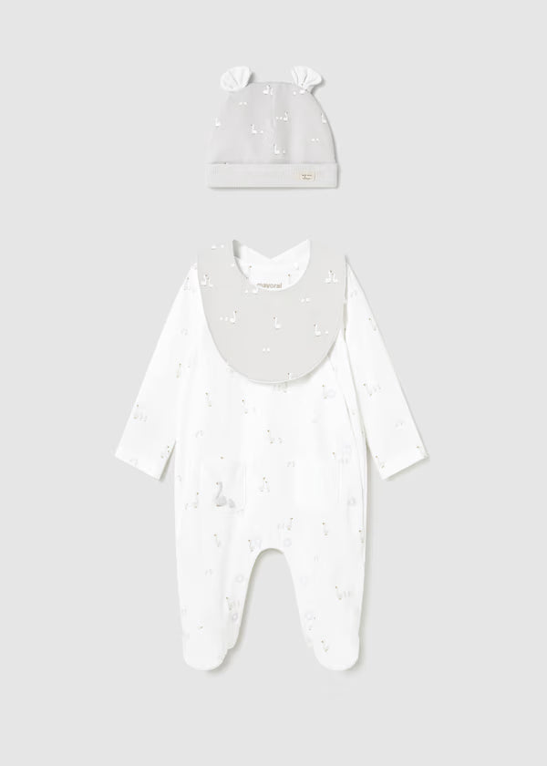 Set Regalo Neonato 3 Pezzi Tutina Cappellino e Bavaglino Bianco Grigio Perla - Mayoral